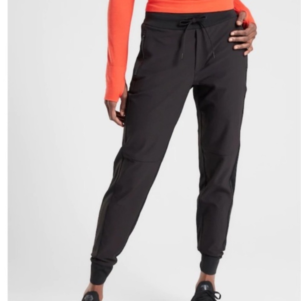 Athleta- Headlands Hybrid Jogger- NWT